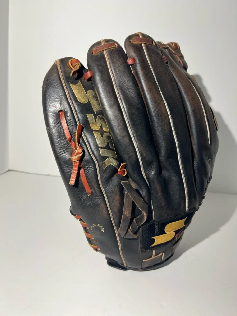 SSK CLP-83 right hand throw glove 12.75” - Picture 6 of 12